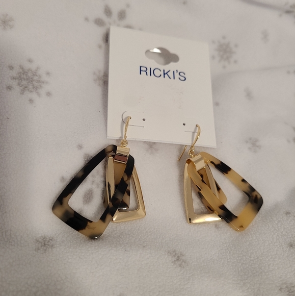🌟5/$25 Leopard Print Style Earrings (gold fasteners) - Picture 4 of 5